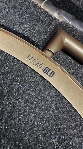 BRB, upgrading our glow. CosmoGlo Light has officially entered the chat 💬✨ Meet the studio essential that makes every angle a good angle, with adjustable lighting that softens shadows and flatters every skin tone. With CosmoGlo Light, colors look more accurate, your setup looks more professional, and your content stands out in every feed. Turn it on, set your brightness, and let your work shine the way it was meant to. Unbox yours and unlock your full potential, just like @chealseas.glow 🤩