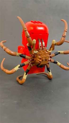 Alien Spider vs Baby Astronaut | Alien vs Predator #lego #legostopmotion