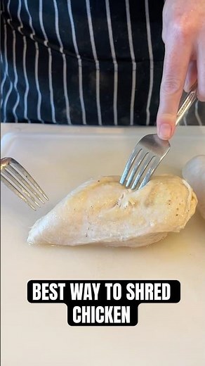 This is the best and easiest way to shred chicken. #shreddedchicken #chickenrecipe #cookinghacks