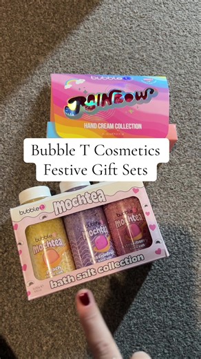 These are some gorgeous gift sets from Bubble T Cosmetics! Who’s going to be grabbing some of these? #bubblet #bubbletcosmetics #bathandbody #giftsets #giftideas