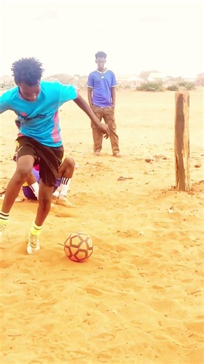 Amazing Football Legends Showing Their Magic l #football #footballskillschallenge#shortvideo
