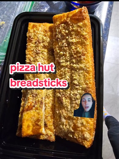 @Pizza Hut #freebies #foodreview #foodtiktok #freefood #birthdayfreebies