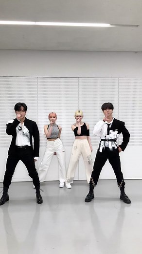 ストレイキッズとNiziUのCLAP CLAPチャレンジ