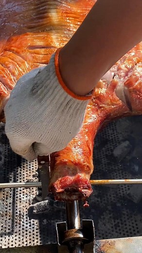 World Delicious Roasted Spicy Whole Goat . . . . . . . . #grilled #goat #lamb #steak #bacon #goatkid #goatlover #meat #goatfarming #fried #goatfarm #sausage #goatfam | Padd Foodies