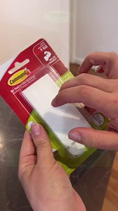 12 reactions | 週末節奏 = 一點家務 + 大量放鬆 ‍♀️ 搭配 Command™ 無痕相畫框掛扣，沉浸療癒 ASMR 時刻——撕開、按壓、佈置，全程零破壞！ #CommandHome #週末在家 #療癒系佈置 #居家佈置 | 無痕Command | Facebook