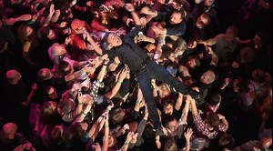 Bruce Springsteen ringrazia i fan e gli dedica una nuova versione di “Dream Baby Dream”