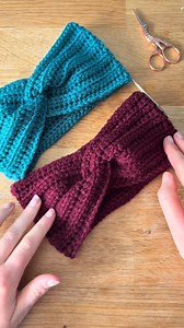 27K views · 294 reactions | A super simple and easy #crochettwist #twisted #Twist #crochet #easycrochet #fyp #foryou #crocheters #winter #learntocrochet #simplecrochetpattern #crochetpattern #yarn #wintervibes #winterfashion | Crochet Creator | Facebook