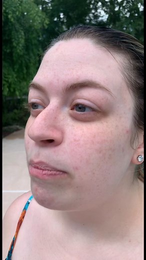 ✨Elizabeth✨ (@elizzabiitch) - If you jump in the pool right now..