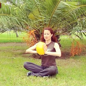 3 ejercicios para un busto mas firme y bonito, haz sobre 10 o 20 repeticiones de cada ejercicio. . . #ejerciciospecho #ejerciciospectorales #ejerciciosparaelbusto #rutinadepecho #rutinapectoral #ejerciciosconpelota #chestexercises #chestroutine #ejerciciosparamujeres | Dakidissa Susana