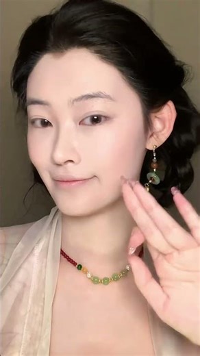 Hair Glance: Ethereal Autumn Beauty