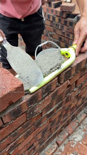 Bricklaying Tutorial How to use DIY tools to quickly lay mortar