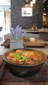 10K views · 80 reactions | BOSANSKI LONAC - Tradicionalno bosansko jelo u ponudi restorana ISIĆ – svake srijede  Narudžbe primaju na broj telefona 032 666 751  Dostava na vašu adresu! Bosnian House / Restoran ISIĆ – Jelah | Tešanj.ba | Facebook