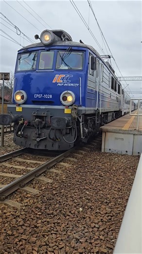 IC Halny EP07 #train #pociąg #trainspotter #trainspotting #railway #pkp #shorts