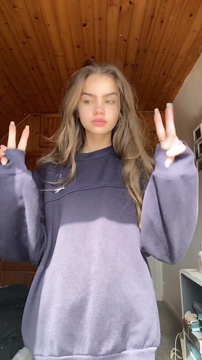 Clothing Transition Trends: Dress Changing Transformations