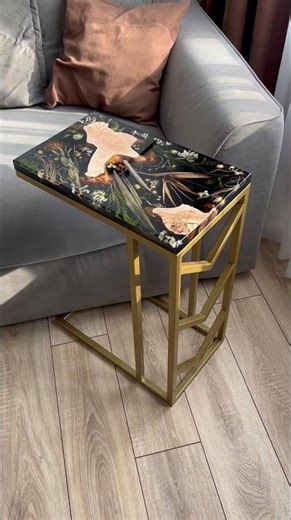 Стол в наличии