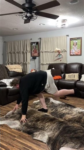 Moving doll prank🤣🤣#prank #funny #scared #funnyvideos #reaction