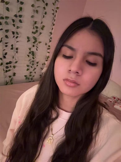 Christmas Lip Sync: Fun Holiday Moment