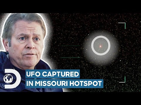 UFO Captured LIVE On Camera In Missouri “Planes Don’t Stop In Midair” | Alien Highway