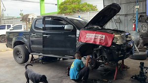 23K views · 611 reactions | Vigo 2.5vn mt 2wd prerunner ทำเป็น mt 4wd part-time รับประกัน 3 เดือน ใช้เวลาติดตั้ง 5-7 ชั่วโมง มาเช้า เย็นรับรถกลับได้เลยค่ะ | อู่บุญทวีเซอร์วิส Buntaweeservice โดย ช่างโก้ | Facebook