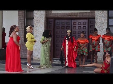 She Came To The Palace To Watch The Ceremony When The Prince Saw And Chose Her AS Bride