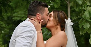 Emir Ganić se oženio kćerkom Envera Lugušića: Pogledajte ko je sve bio među 580 zvanica na svadbi godine