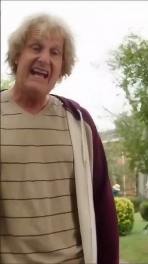 Funniest Dumb and Dumber Scene Ever! 😂 | Iconic Movie Moment