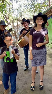 Complaciendo a los fieles seguidores☺️ con está canción Titulada "Cruz de Madera” | Rosita Gutiérrez