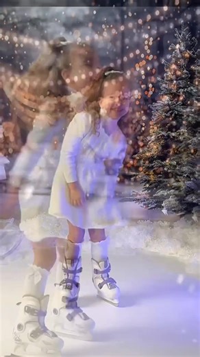 3K reactions · 12 shares | Snow much fun, snow many photos ❄️  A behind-the-scenes moment beautifully captured by our amazingly talented group member, Renata Gressai Photography. Wanna see more Christmas photo ideas? Tap the link in bio to join our VIP Group & get inspired every day!  | Katebackdrop | Facebook