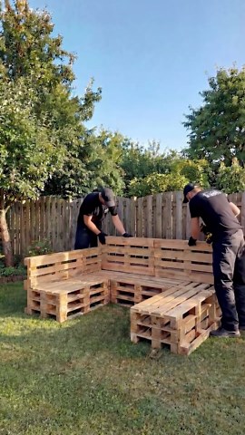 DIY Pallet Garden Lounge Ideas for Outdoor Relaxation