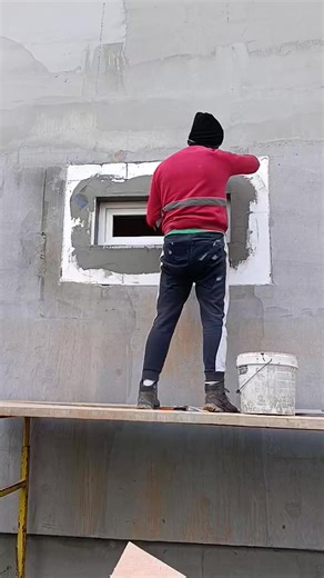 4.4K views · 14 reactions | Dodatna mrezica ( armatura ) u ovom slucaju sluzi da poveze dve lajsne. Zastita od pucanja zbog naknadnih radova. Moze da se ubaci samo u ovom slucaju,u ovom momentu I na ovoj poziciji! #obradaspaletni #fasada #windows #homefasade #renoviranje #renovation #RenovationProject #100k | Dragan Mrcarica | Facebook