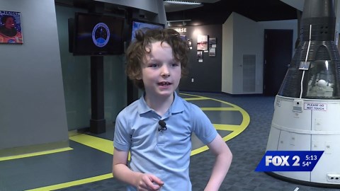 St. Louis first-graders experience space mission simulation