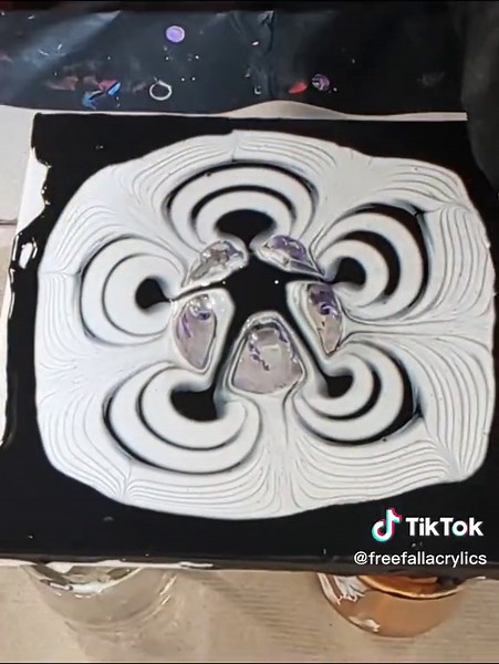 Paint Pouring Reverse Dip Tutorial