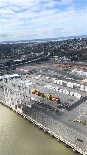 Touring investment property’s in a Helicopter (Seattle)