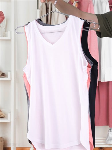 So sleek and flattering—these tanks instantly give your outfit a fresh, polished vibe.#tanktop #vnecktops #womentops #womenfashion #ootds
