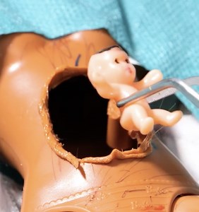 Pregnant doll wedding renovation 👶 | 5-Minute Crafts