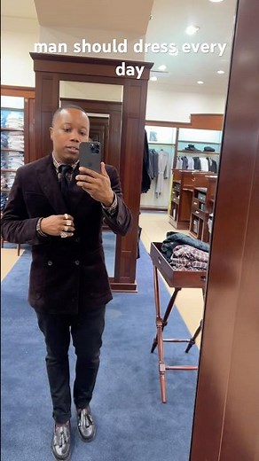 How to Wear a Double-Breasted Blazer (Outfit Ideas + Style Tips)