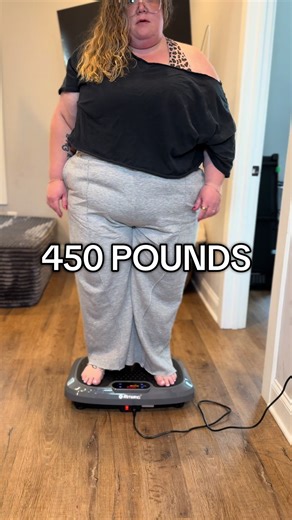 This vibration plate has a weight limit of 450 pounds and is a great low impact workout option. #ttscategoryambassador #tiktokshopcreatorpicks #creatorpicksambassador #newyearnewme #vibrationplate