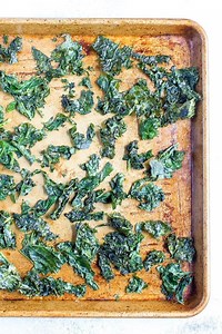 Easy Baked Kale Chips
