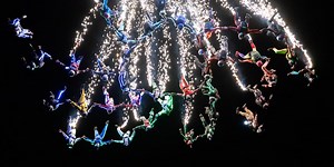 VIDEO: Skydiving group shatters records with mesmerizing light show