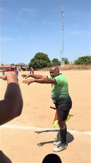 This guy deserves to referee at the CBF - Clube da Resenha #football #amateurfootball