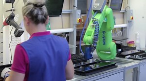 20 reactions | This innovation supports their assembly staff during control panel testing, ensuring a simple and safe interaction and supercharges efficiency. The result? Elevated process quality to new heights! Don’t miss out on our limited offer for collaborative robots!  Check it out here: https://brnw.ch/21wOrdM #Automation #FANUCRobots #FANUCCobots | FANUC Europe | Facebook