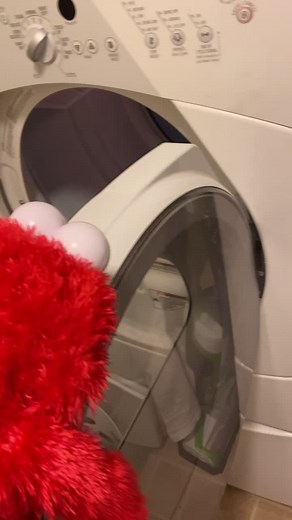 Elmo's Laundry Day Adventure