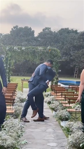 LOVE IS LOVE♥️🌈🏳️‍🌈#wedding #gaywedding #lgbtqwedding #wlwcouple #sapphiccouple