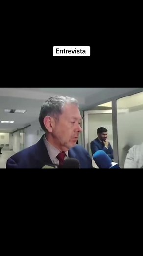 🟠 El Ministro de Comunicaciones, Félix Alvarado, afirmó que la situación actual en la que se encuentran las carreteras y puentes en el país, es derivada de las situaciones que se dieron en gobiernos anteriores, por lo que esta responsabilidad no debe caer únicamente para el gobierno del presidente Bernardo Arévalo, ni a la actual administración de la cartera de comunicaciones.