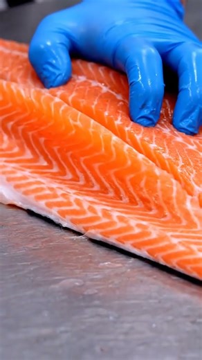 The First Cut of Norway Salmon 🔪🐟 #Shorts