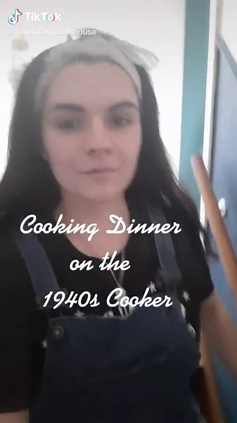 Cooking Dinner on the 1940s Cooker