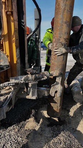 Installing STEEL CASING on a Drilling Rig: Water Well Construction #waterwell #drillingrig #drill
