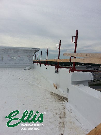 Parapet Wall Temporary Guardrails