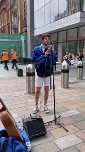 Ross Anderson Official with Summertime Sadness by Lana Del Rey #buskers #buskersofglasgow #glasgow #music #scottishmusicscene #glasgowmusicscene #scotland #ilovegla @itsrossanderson @lanadelrey | BuskersofGlasgow