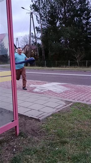 Interwencja OSP w Kownatach: Powalone Drzewo na Drodze